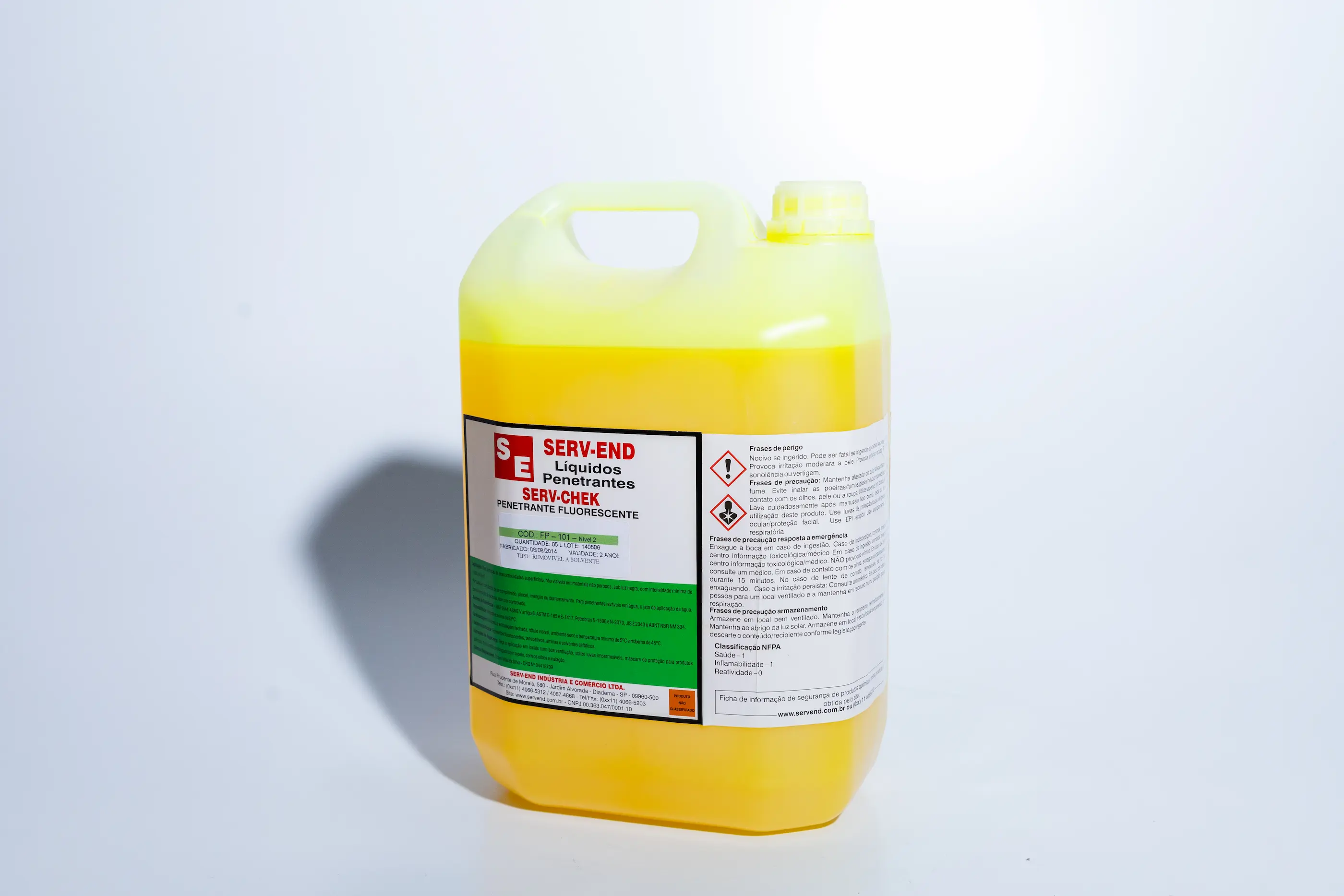 Penetrante fluorescente sob UVA